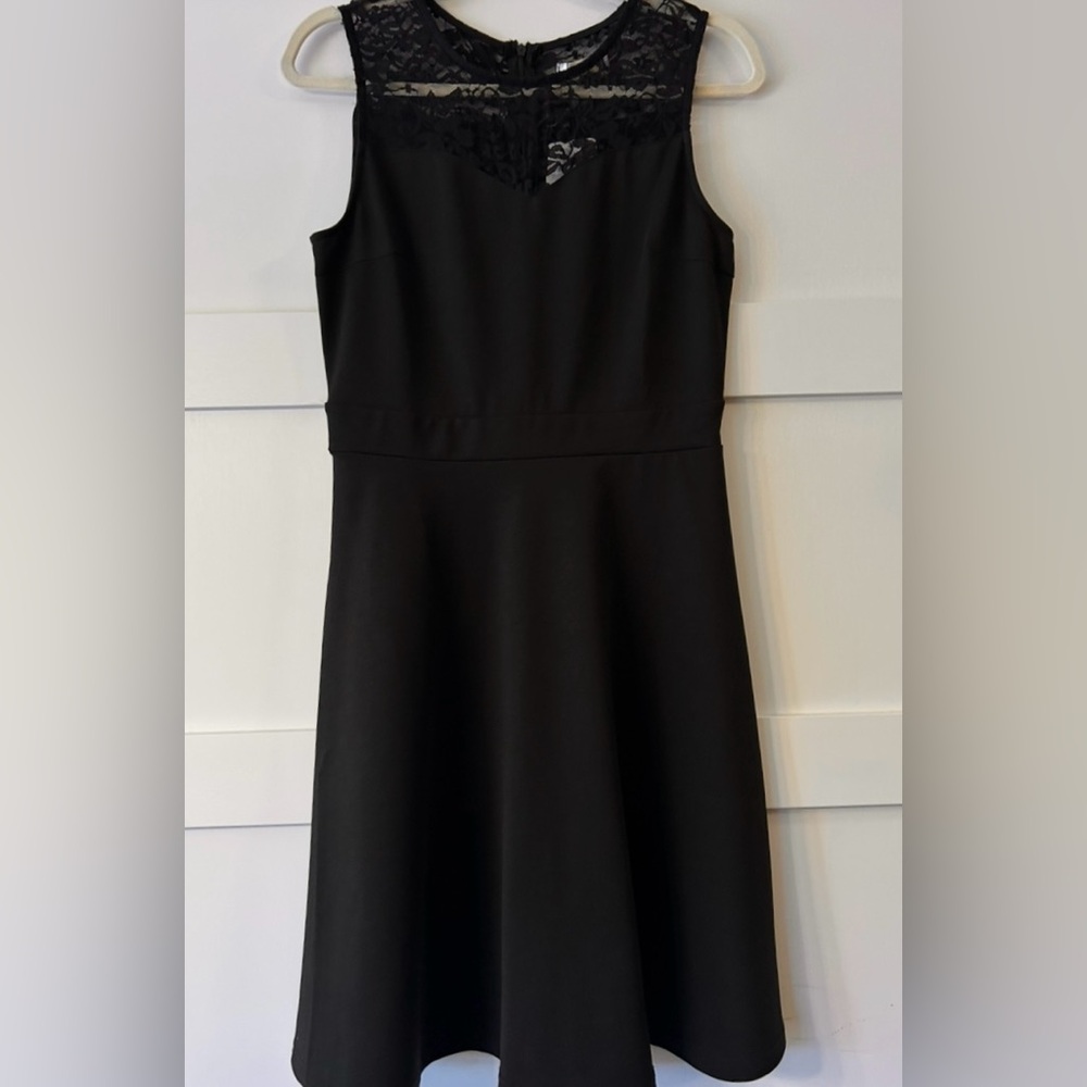 Very Ann Elegant Black Lace Dress